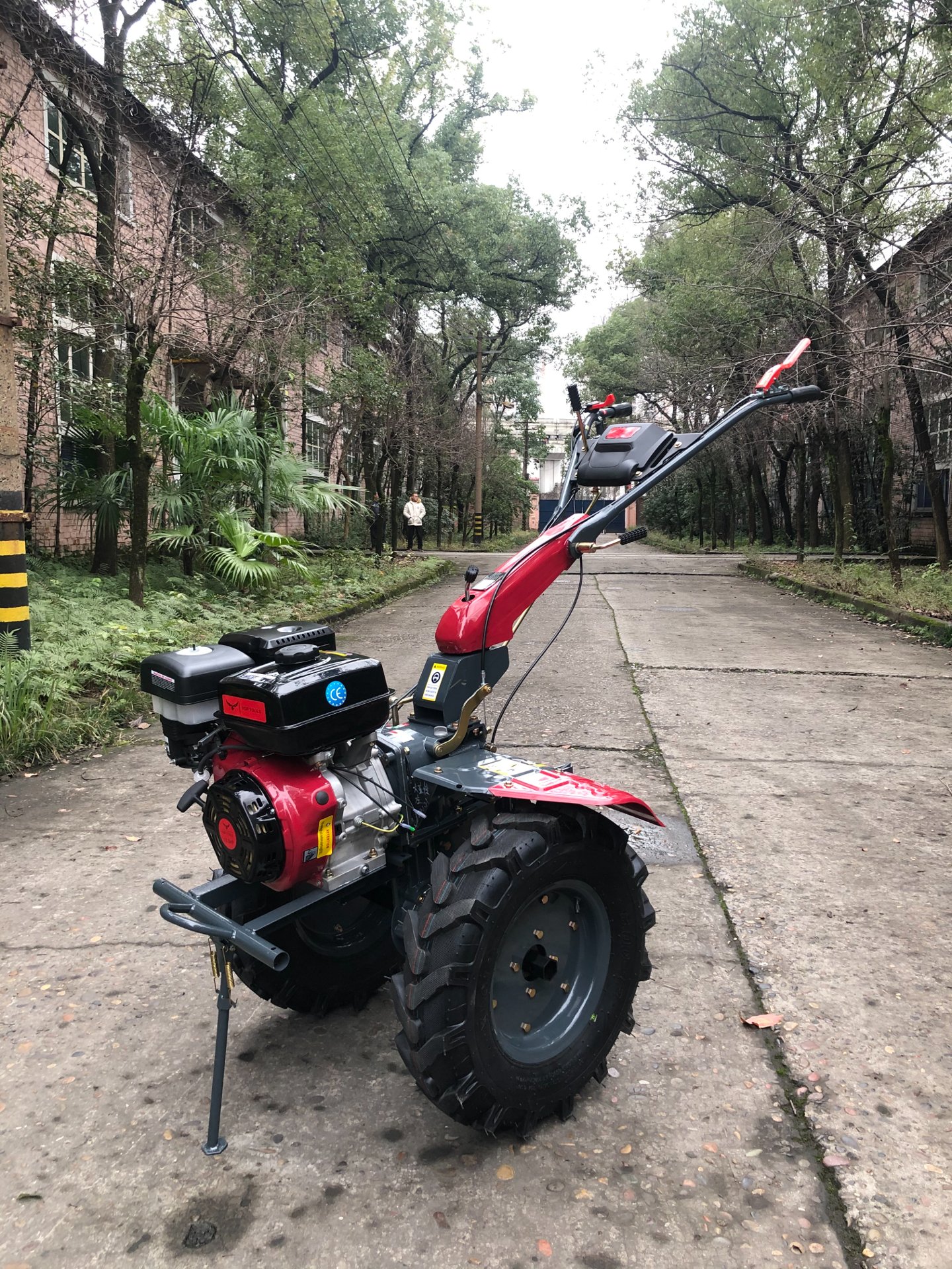 მოტობლოკი TOPTOOLS - ბენზინის ძრავზე 13 ცხენის ძალით 188F / მსხვილღერძიანი